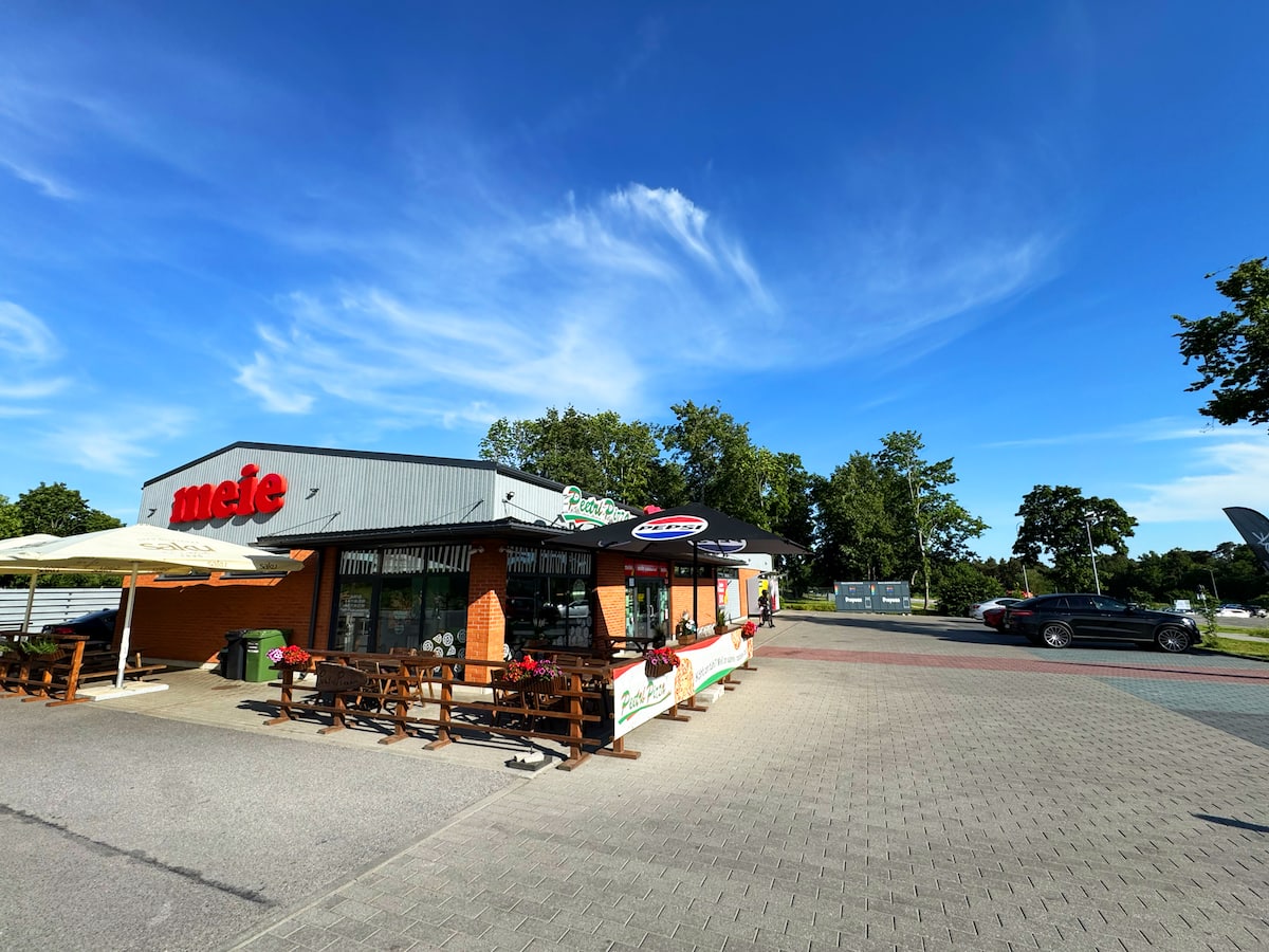 Välisvaade ja terrass – Nabe tee 9